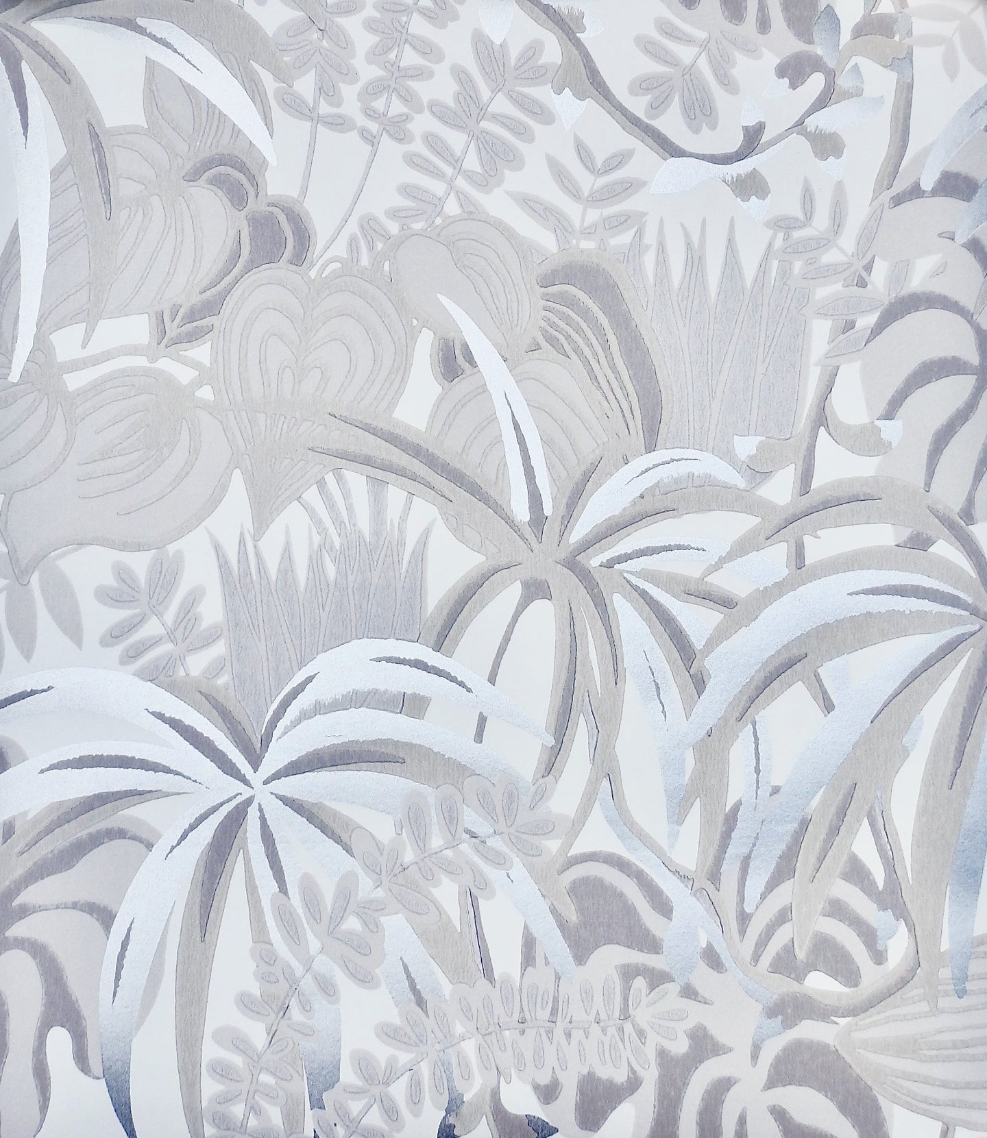 White and silver rainforest foliage patterned non woven wallpaper